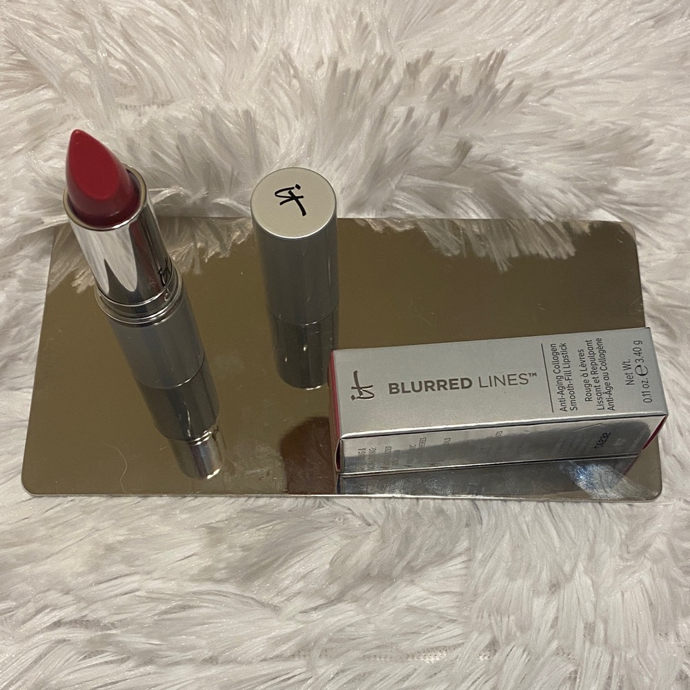 IT Cosmetics Blurred Lines Lipstick - Je Ne Sais Quoi